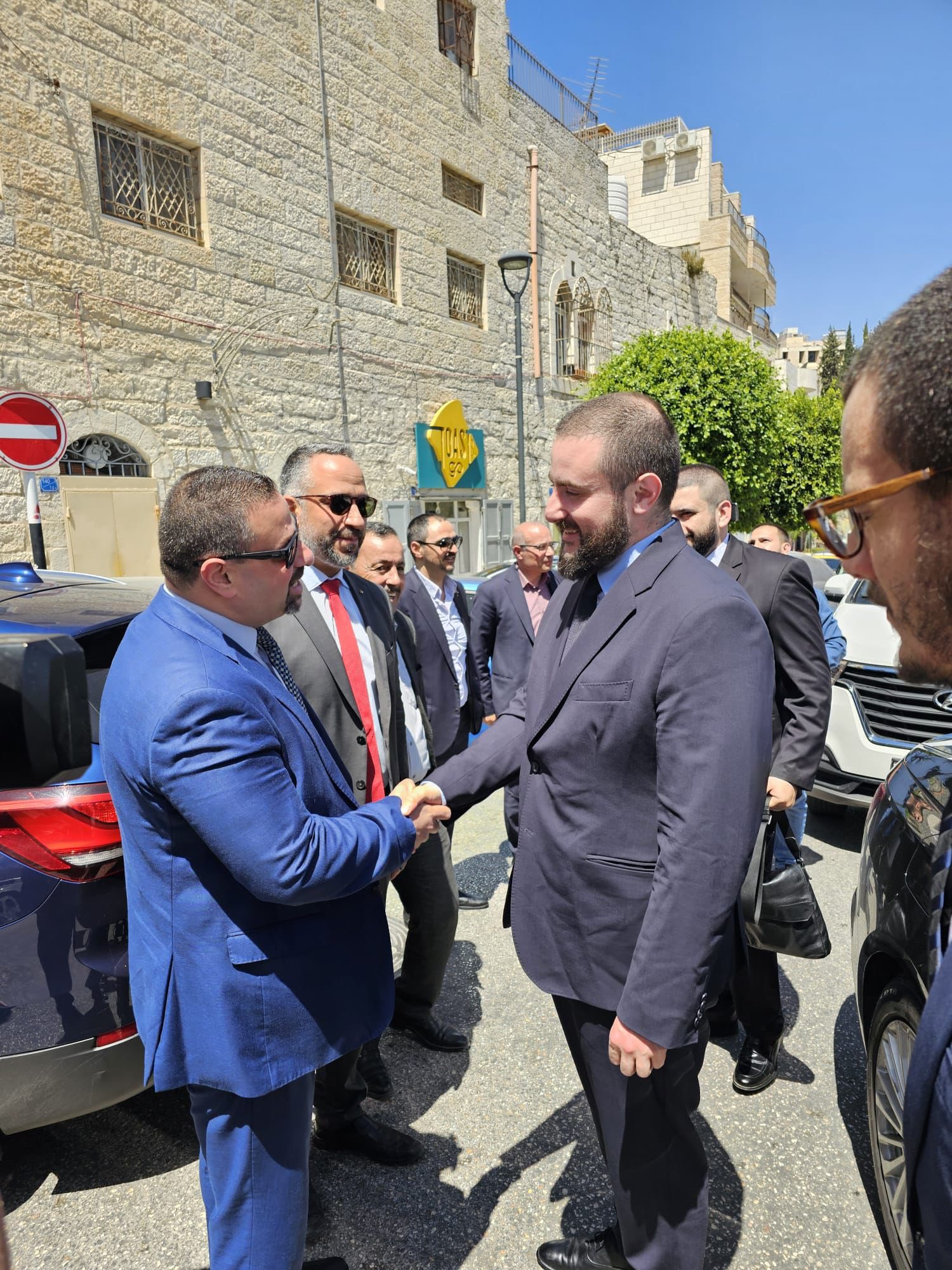 وزير المصالحة والتعاون الإقليمي في صربيا يزور بيت لحم: تأكيد على دعم القضية الفلسطينية وتعزيز العلاقات الثنائية