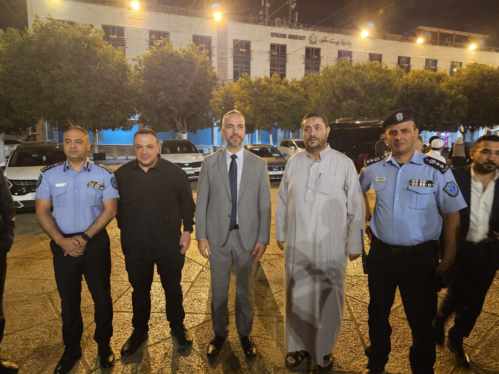 بمشاركة رئيس البلدية والمحافظ: توديع حجاج بيت لحم من ساحة المهد