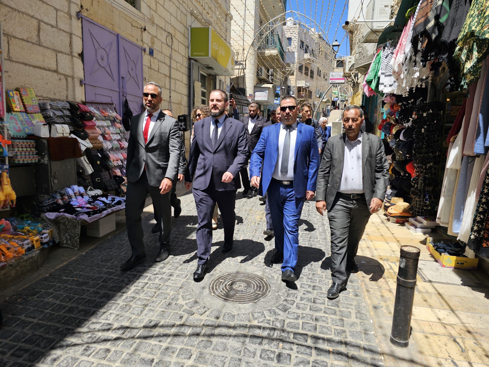 وزير المصالحة والتعاون الإقليمي في صربيا يزور بيت لحم: تأكيد على دعم القضية الفلسطينية وتعزيز العلاقات الثنائية