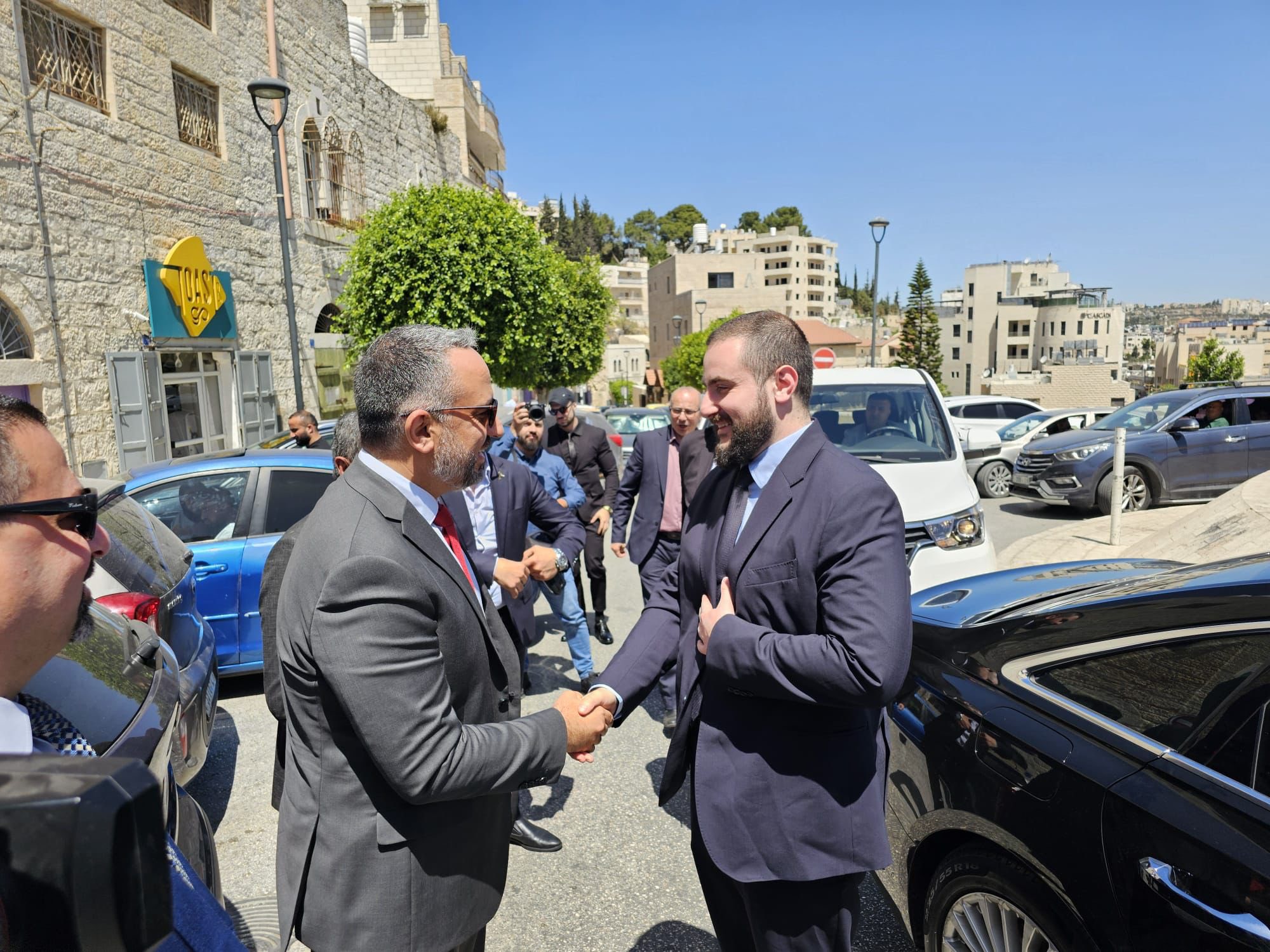 وزير المصالحة والتعاون الإقليمي في صربيا يزور بيت لحم: تأكيد على دعم القضية الفلسطينية وتعزيز العلاقات الثنائية