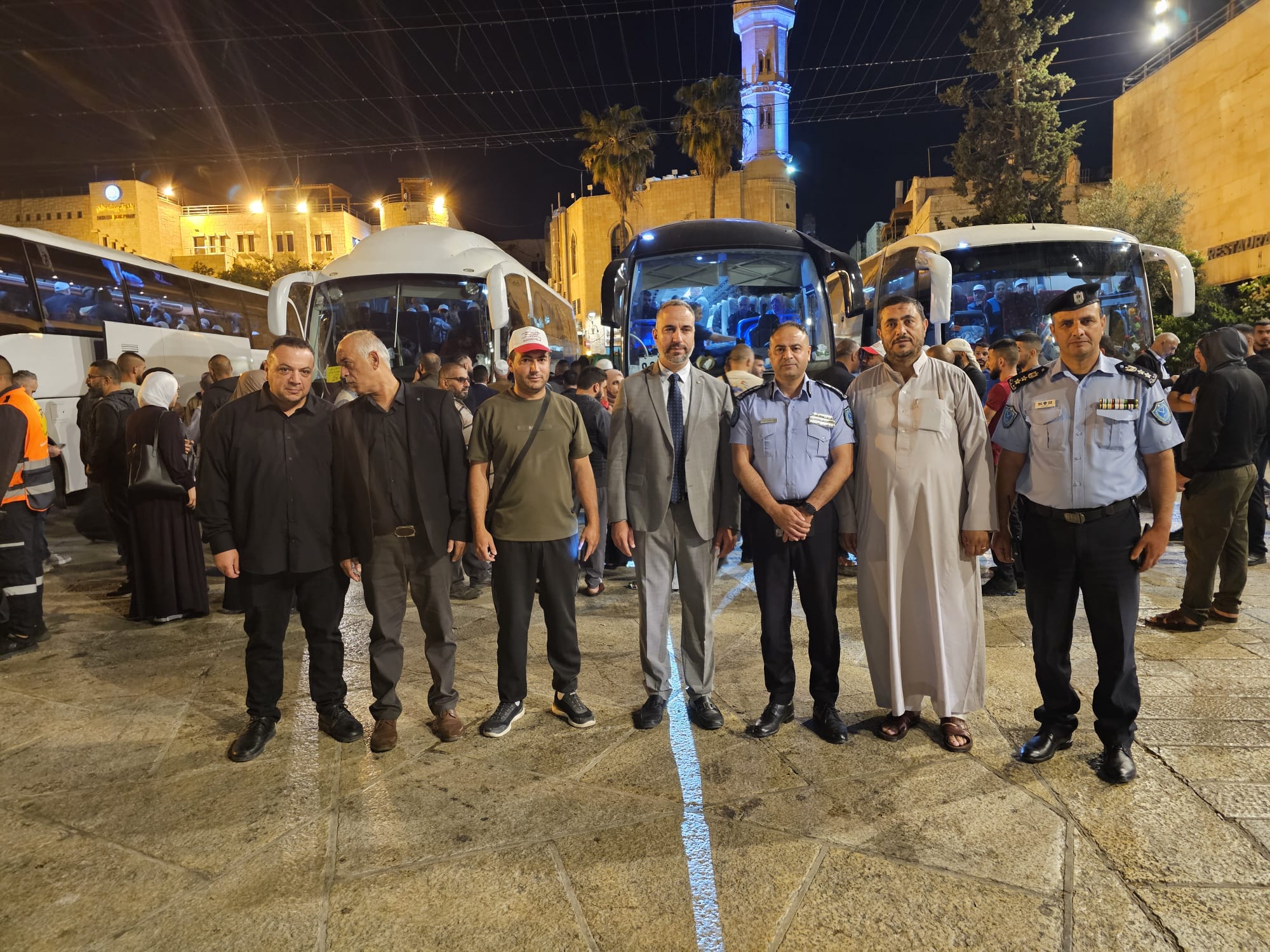 بمشاركة رئيس البلدية والمحافظ: توديع حجاج بيت لحم من ساحة المهد