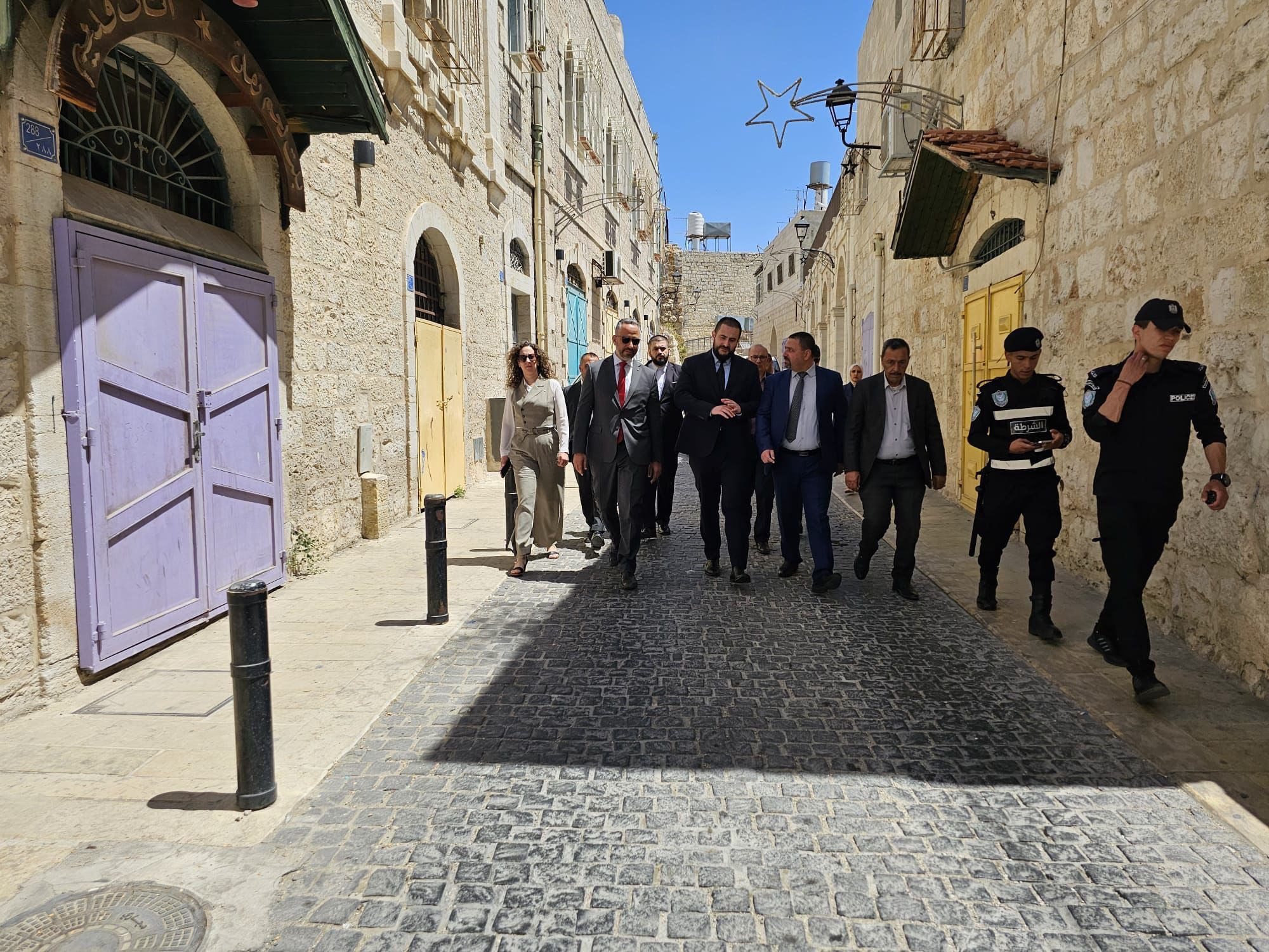 وزير المصالحة والتعاون الإقليمي في صربيا يزور بيت لحم: تأكيد على دعم القضية الفلسطينية وتعزيز العلاقات الثنائية