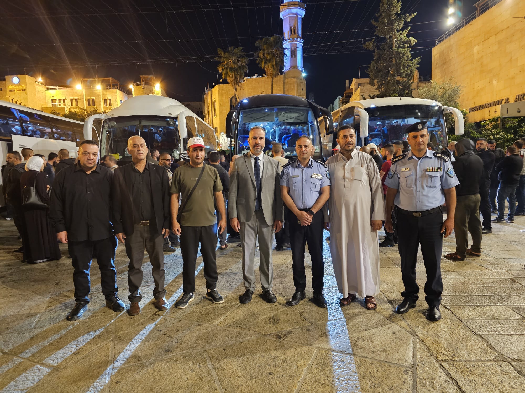 بمشاركة رئيس البلدية والمحافظ: توديع حجاج بيت لحم من ساحة المهد