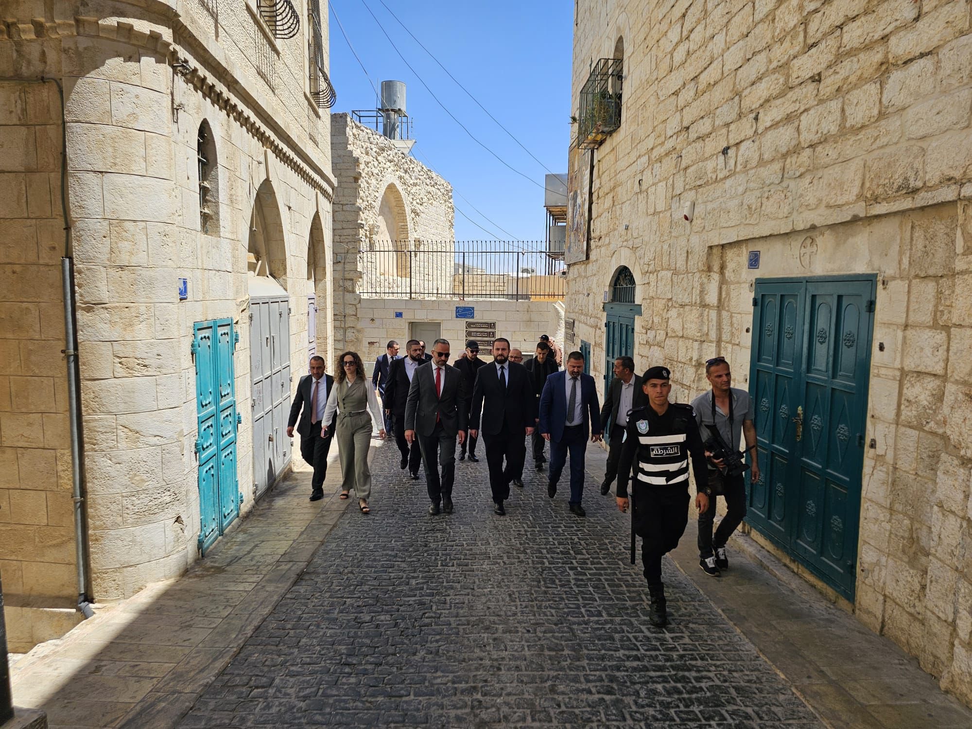 وزير المصالحة والتعاون الإقليمي في صربيا يزور بيت لحم: تأكيد على دعم القضية الفلسطينية وتعزيز العلاقات الثنائية