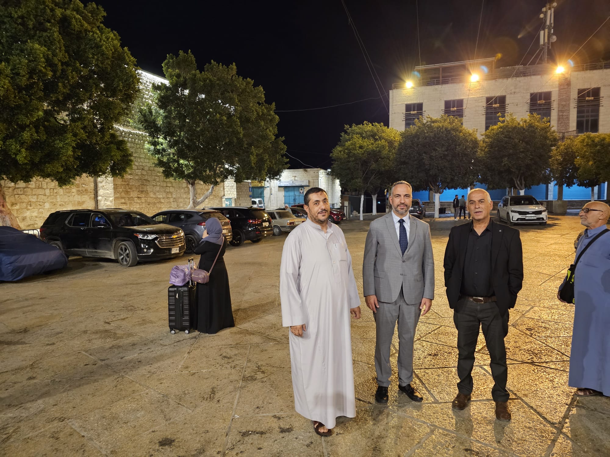 بمشاركة رئيس البلدية والمحافظ: توديع حجاج بيت لحم من ساحة المهد