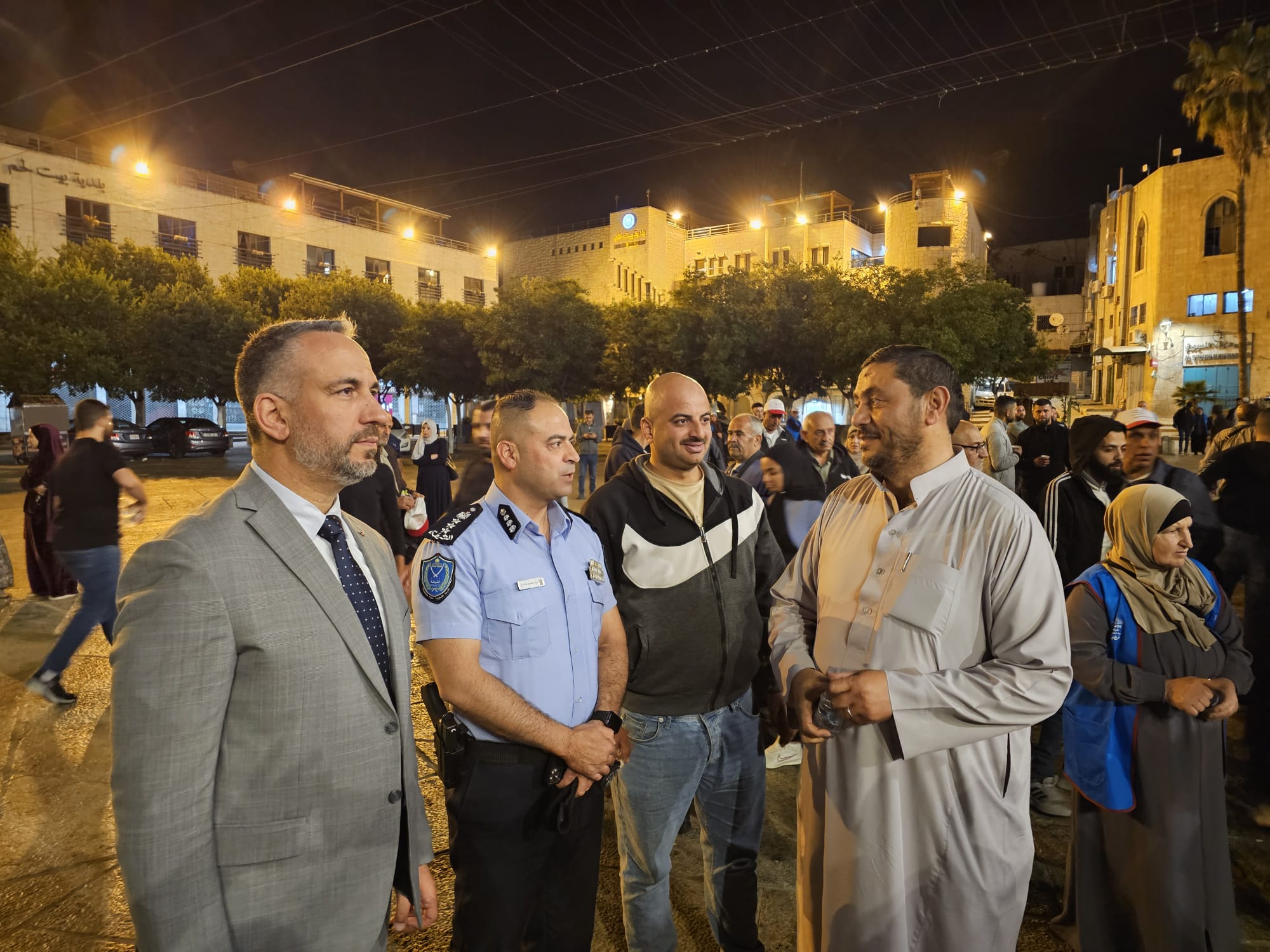 بمشاركة رئيس البلدية والمحافظ: توديع حجاج بيت لحم من ساحة المهد