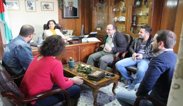 رئيسة بلدية بيت لحم تلتقي أعضاء فرقة Rock the Pipes