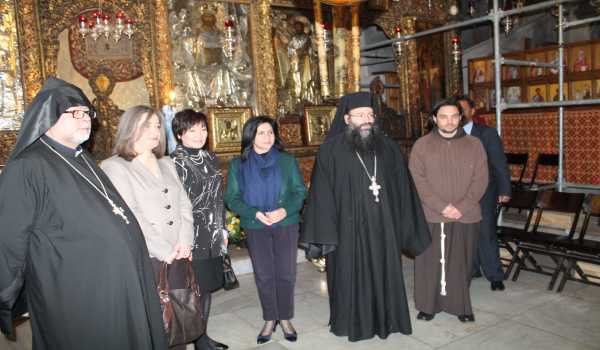 Mayor of Bethlehem Welcomes the Japanese Prime Minister's Wife in Bethlehem