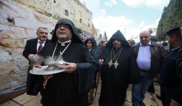 احتفالات أعياد الميلاد 2014 - 2015