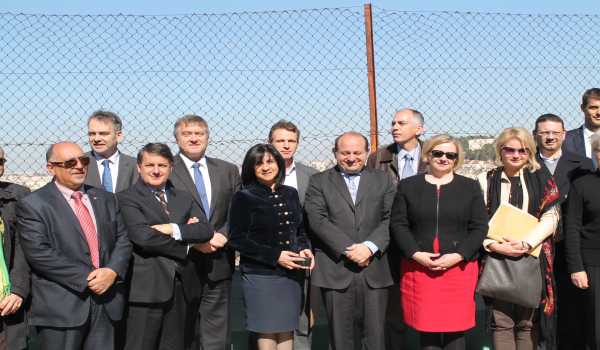  بابون تبدي تخوفها من قضية كريمزان وتطالب رؤساء بعثات الاتحاد الاوروبي بالضغط للحيولة دون بناء الجدار