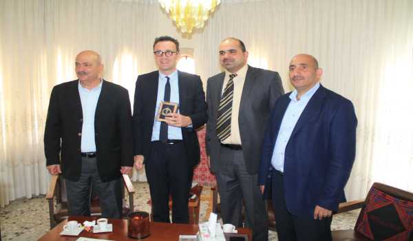 نائب رئيسة بلدية بيت لحم يستقبل وزير النقل والاشغال العامة من بروكسل 