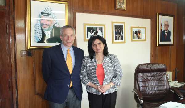 بابون تستقبل القنصل الامريكي العام لمناسبة انتهاء مهامه الرسمية