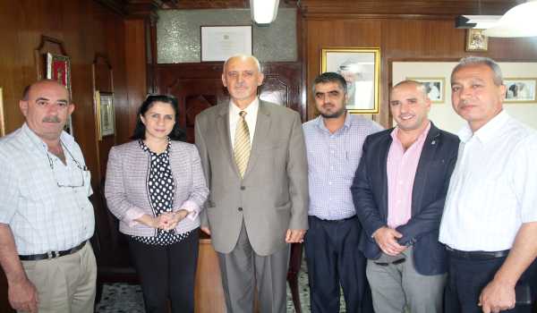 رئيسة بلدية بيت لحم تستقبل مسؤول بعثة الأمم المتحدة لتسجيل أضرار الجدار في فلسطين 