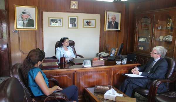 نائب القنصل البريطاني العام يلتقي برئيسة بلدية بيت لحم