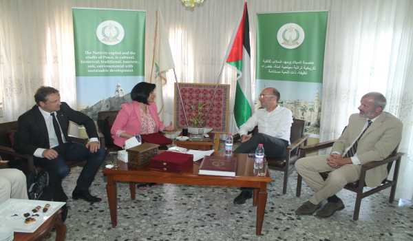 وفد من مقاطعة  أينو البلجيكية يزور بلدية بيت لحم  