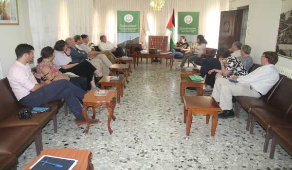 جانب من زيارة مجموعة من البرلمانيين البريطانيين الى بلدية بيت لحم