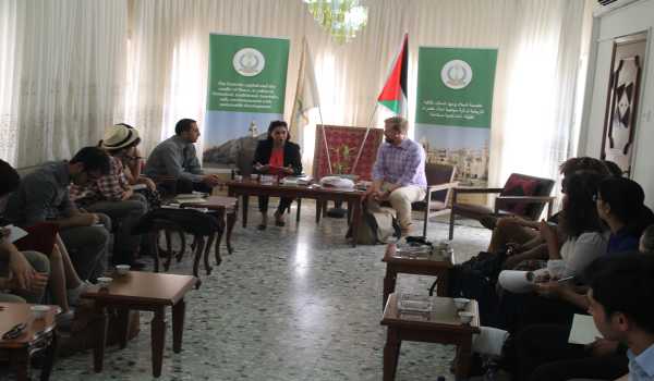 وفد طلابي يزور بلدية بيت لحم من خلال مركز تقارب الأقاليم