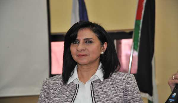 كلمة رئيسة بلدية بيت لحم في حفل تخريج كلية بيت لحم للكتاب المقدس 2015