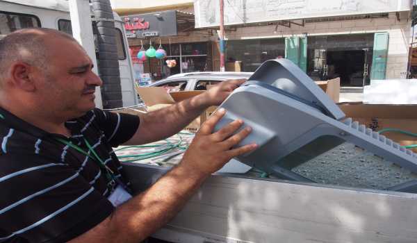 بلدية بيت لحم تباشر في استبدال إنارة شارع ياسر العرفات القديمة بأخرى جديدة من نوع ليد