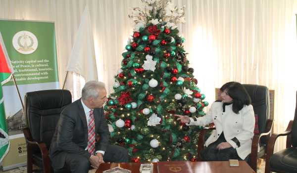 رئيسة بلدية بيت لحم تستقبل رئيس المجلس الإتحادي الألماني في دار بلدية بيت لحم