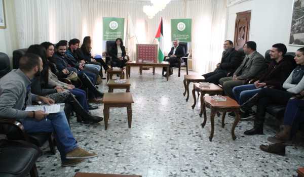 وفد من مؤسسة مجتمعات عالمية من واشنطن وفلسطين يزور بلدية بيت لحم ويَطلع على عمل المجالس الشبابية في محافظة بيت لحم