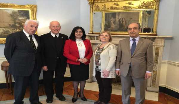 رئيسة بلدية بيت لحم تزور إيرلندا وتلتقي عدد من الشخصيات الإعتبارية بهدف دعم طلبة جامعة بيت لحم 