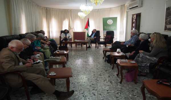 رئيسة بلدية بيت لحم تلتقي بوفد أمريكي من كبار رجال الدين المسيحيين وخبراء في الإعلام وتنقل لهم واقع الحصار في بيت لحم 