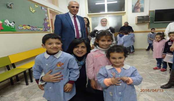 رئيسة بلدية بيت لحم في جولة تفقدية لمدرستي سيرا وإفتح بولس السادس