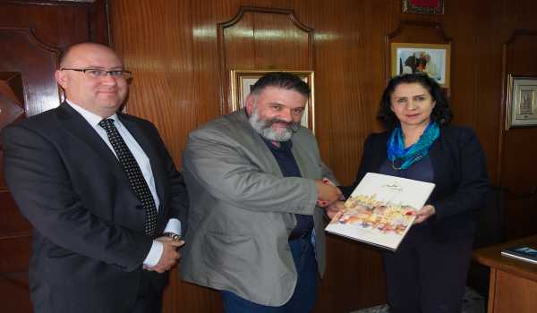 رئيسة بلدية بيت لحم تستقبل ممثل مالطا في فلسطين والكاتب المالطي إيمانويل ميفسود 