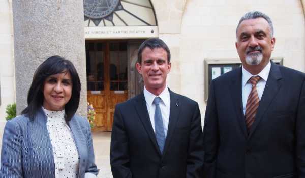 رئيسة بلدية بيت لحم تشارك في إستقبال رئيس الوزراء الفرنسي وترافقه في جولته 