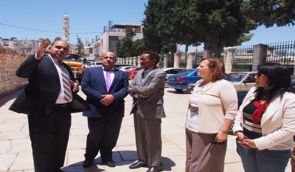 جحا يشارك في استقبال مدير عام إتحاد الإذاعات العربية ويطلعه على تفاصيل كنيسة المهد التاريخية والدينية