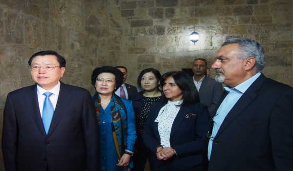 رئيسة بلدية بيت لحم تشارك في استقبال رئيس اللجنة الدائمة لمجلس نواب الشعب الصيني