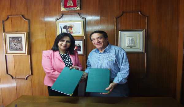  بهدف تعزيز أواصر التعاون في المجالات الثقافية والتربوية الفنية رئيسة بلدية بيت لحم ورئيس أكاديمية بيت لحم للموسيقى يوقعان مذكرة تفاهم