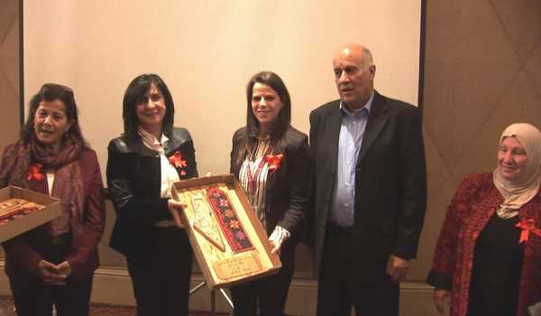 رئيسة بلدية بيت لحم تشارك في الحفل التكريمي المركزي لنساء مناضلات ومبدعات بمناسبة الثامن من اذار