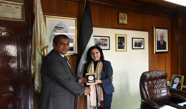 رئيسة بلدية بيت لحم تستقبل ممثل جمهورية سريلانكا ويبحثان سبل التعاون المشترك 