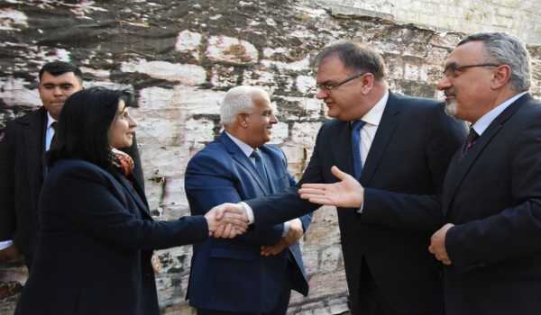 رئيسة بلدية بيت لحم تشارك في استقبال الرئيس البوسني 