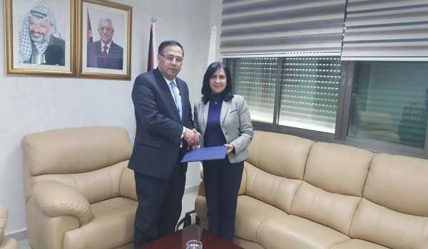  رئيسة بلدية بيت لحم ورئيس هيئة التقاعد الفلسطينية يوقعان إتفافية إنتفاع البلدية بقانون التقاعد العام