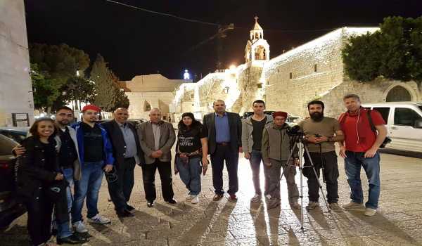 رئيس وأعضاء مجلس بلدية بيت لحم يستقبلون 6 مصورين تونسيين