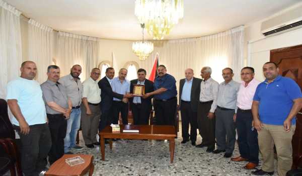 إتحاد المقاولين الفلسطينيين يباركون للمحامي سلمان وأعضاء المجلس البلدي بفوزهم بالإنتخابات المحلية 