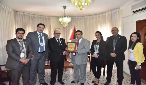 رئيس بلدية بيت لحم يستقبل وفد بنك القدس