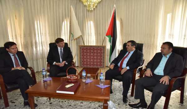 سلمان يستقبل القنصل البريطاني العام الجديد في القدس 