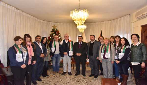 سلمان يستقبل وفدا إسكتلنديا من غلاسجو ويؤكد عمق العلاقات بين  الطرفين