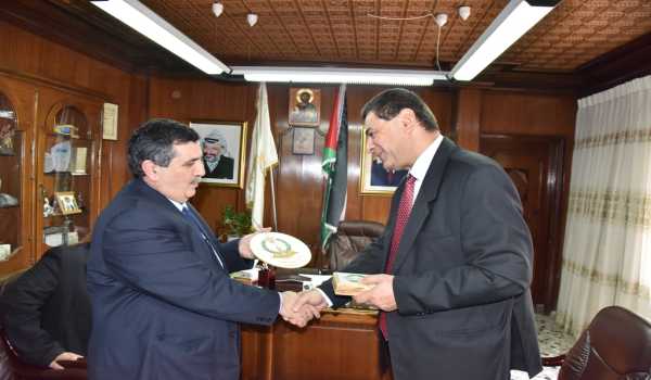 رئيس بلدية بيت لحم يستقبل ممثل رومانيا لدى دولة فلسطين