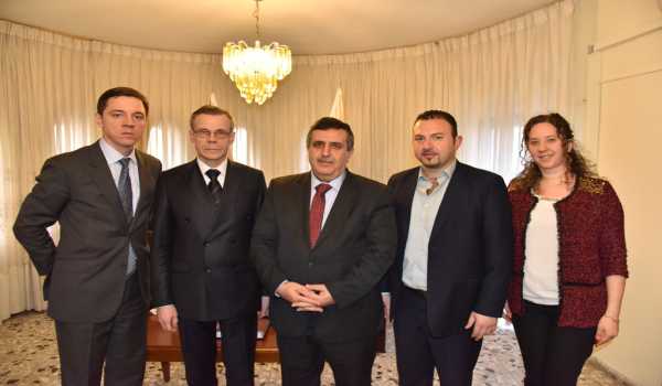 سلمان يستقبل ممثل جمهورية لاتفيا في دار البلدية