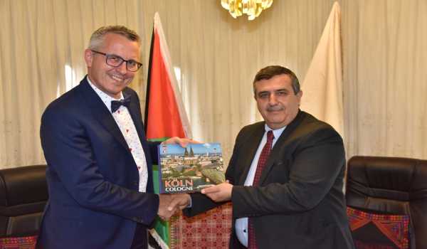 رئيس بلدية بيت لحم يلتقي بنائب رئيس بلدية كولونيا المتوأمة مع بيت لحم