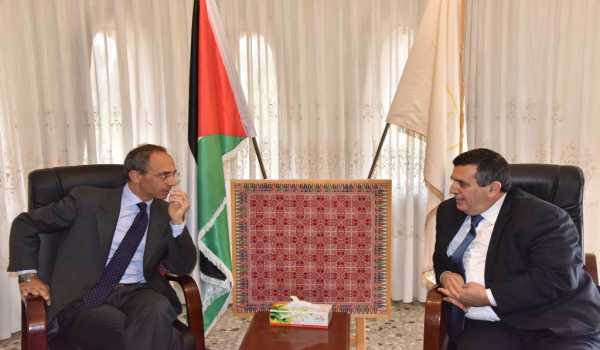 سلمان يستقبل القنصل الإيطالي العام في دار بلدية بيت لحم