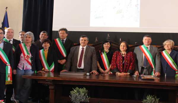 بلدية بيت لحم تطلق المؤتمر الدولي الأول للمدن الإيطالية المتوأمة مع مدينة بيت لحم في أسيزي الإيطالية بالشراكة مع بلدية أسيزي و بالتعاون مع سفارة فلسطين في إيطاليا