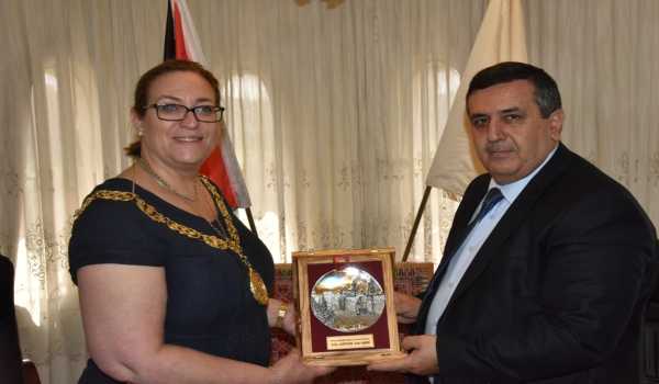 A meeting at Bethlehem Municipality between the Mayor of Bethlehem and Glasgow