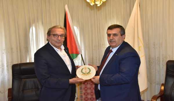 رئيس بلدية بيت لحم يستقبل رئيس بلدية ستراسبورغ الفرنسية ويبحثان سبل تعزيز العلاقات