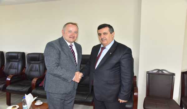 سلمان يلتقي بعضو برلمان ويلز ويشرح له عن واقع مدينة بيت لحم 